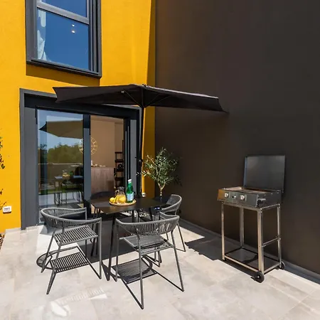 Vila New Stylish Casa Melisa With 2 Gardens And Bbq Facilities! Poreč Exteriér fotografie