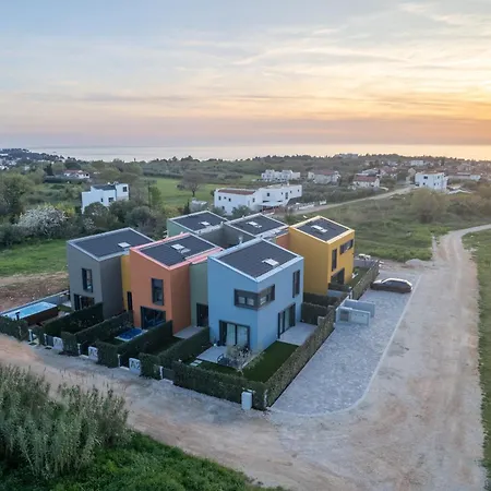 Vila New Stylish Casa Melisa With 2 Gardens And Bbq Facilities! Poreč Exteriér fotografie