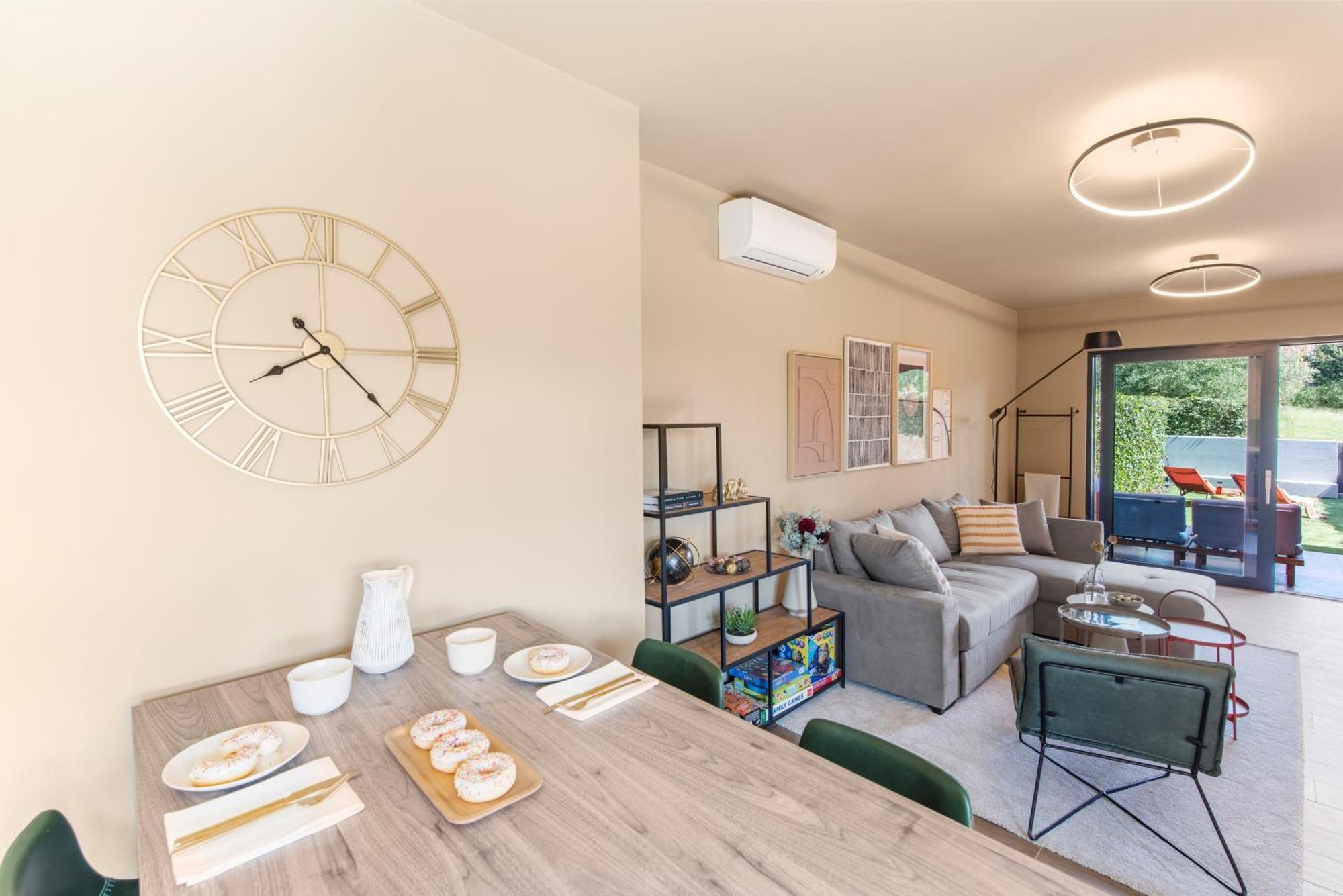 Vakantiehuis New Stylish Casa Melisa With 2 Gardens And Bbq Facilities! *